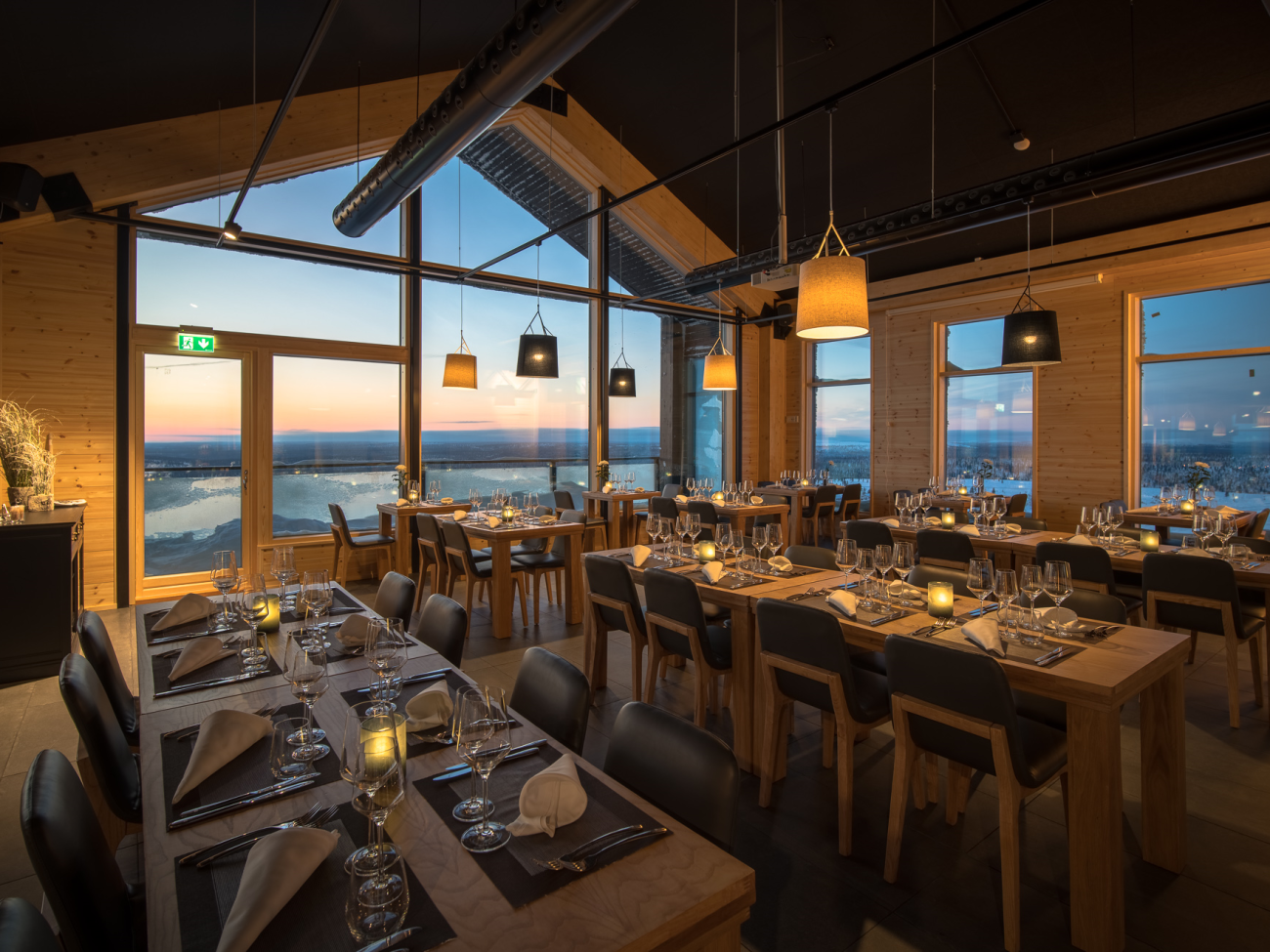 Luxe hotel Lapland - restaurant met uitzicht - Christoffel Travel